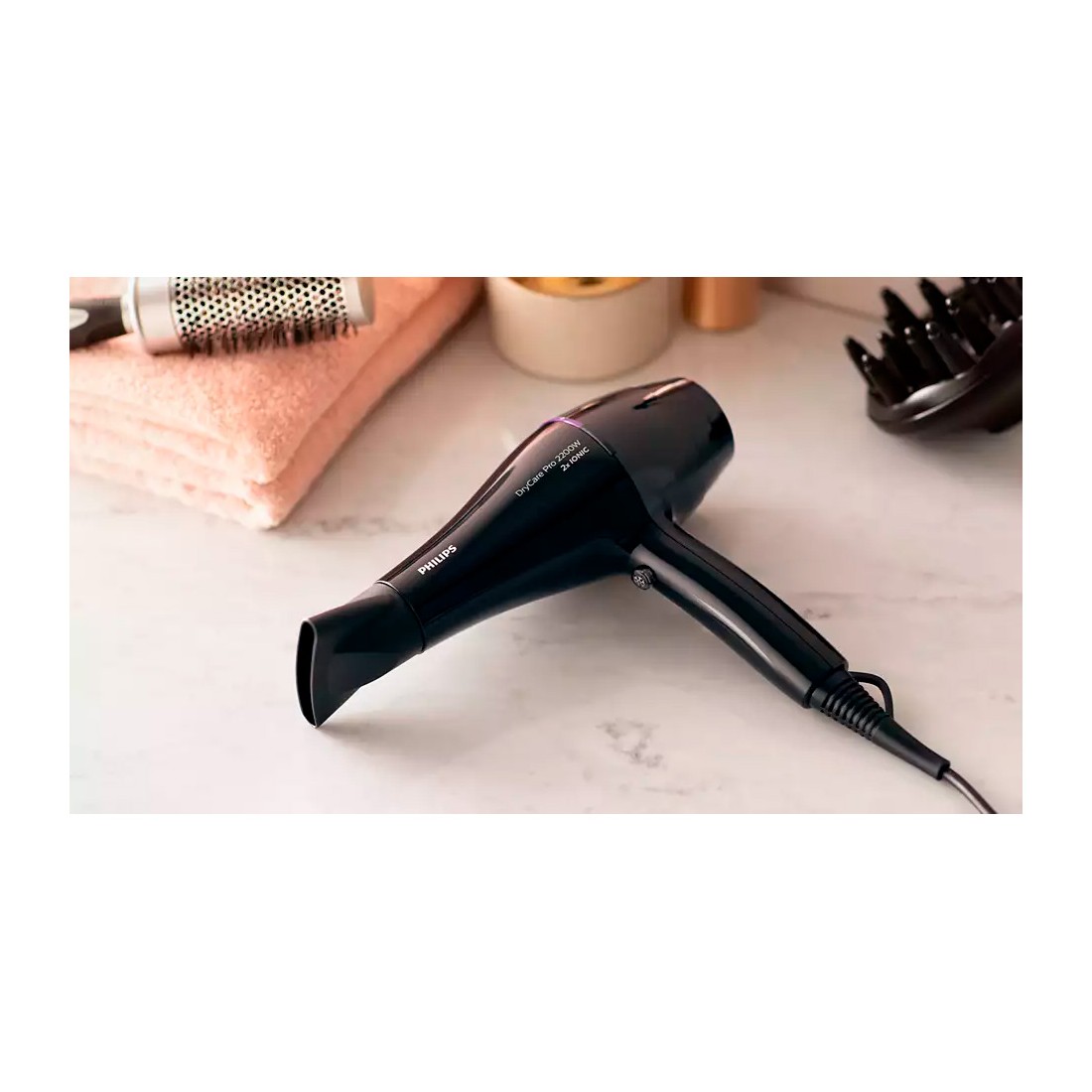 DryCare Secador de cabello profesional BHD274/00