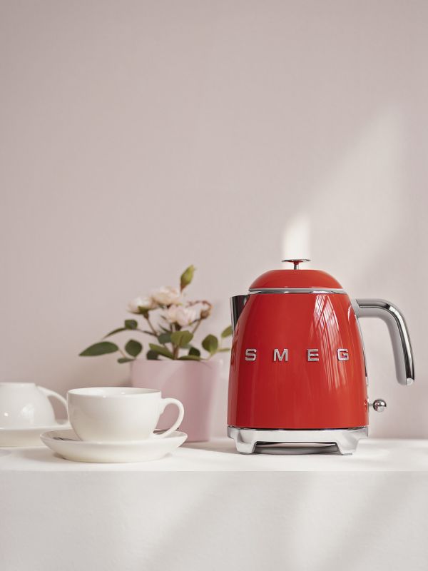 Hervidor Smeg Rojo